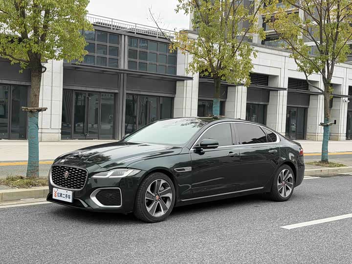 Photo 1 - Jaguar XF L