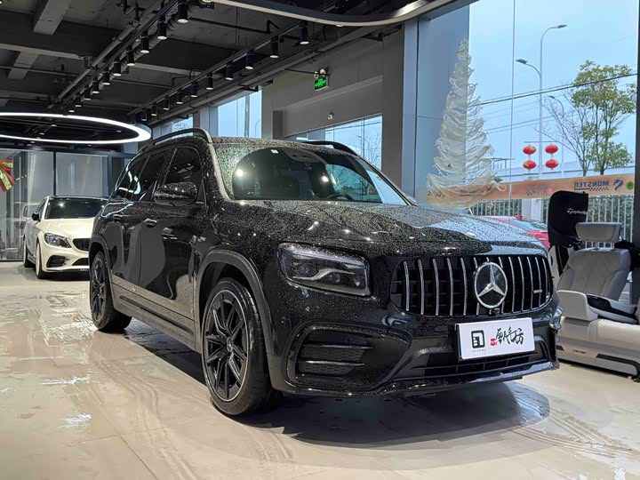 Фото 3 - Mercedes-Benz GLB-Class AMG