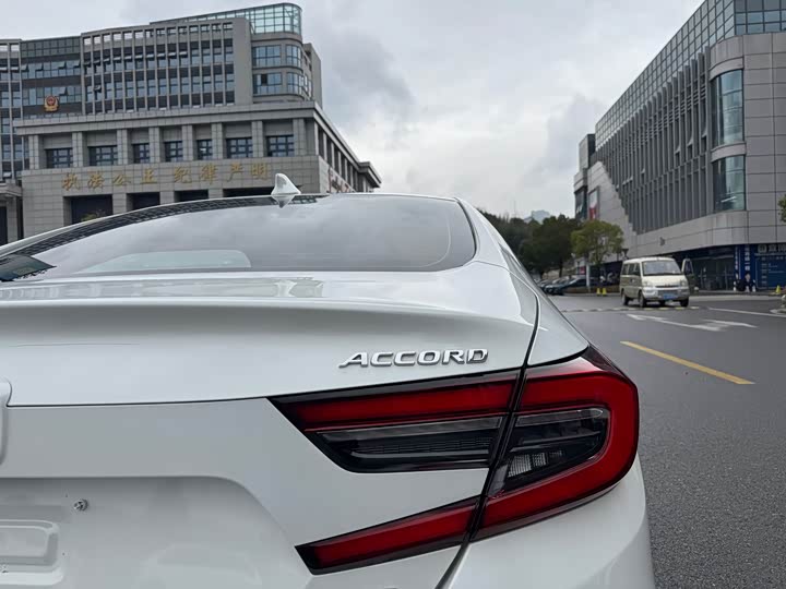 Photo 6 - Honda Accord