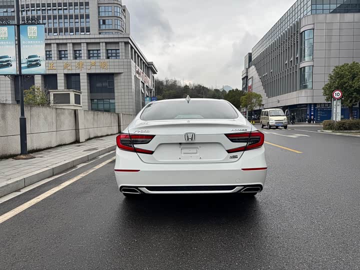 Photo 7 - Honda Accord