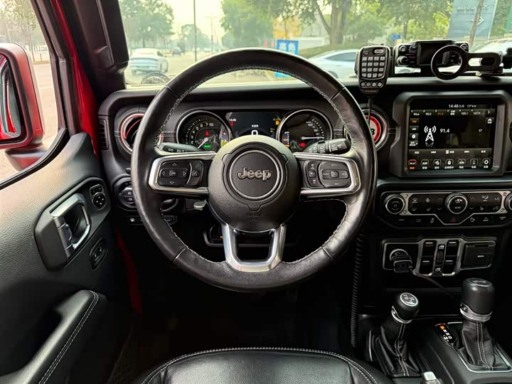 Фото 6 - Jeep Wrangler Hybrid