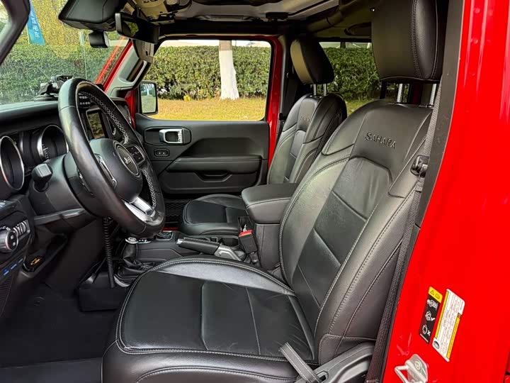 Фото 8 - Jeep Wrangler Hybrid