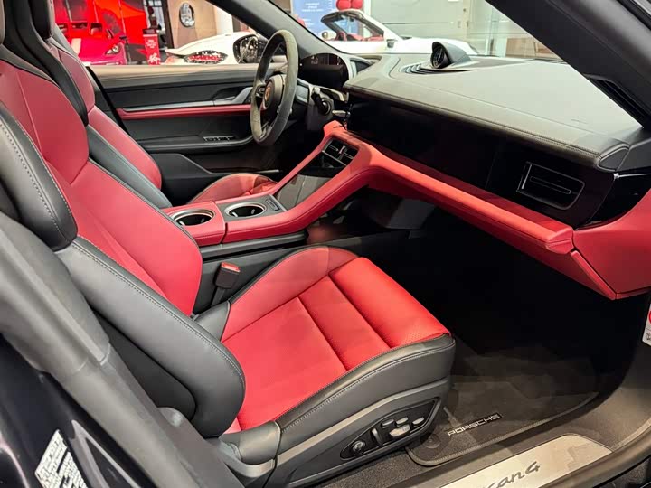 Фото 5 - Porsche Taycan