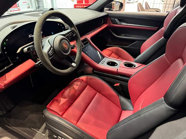 Фото 6 - Porsche Taycan