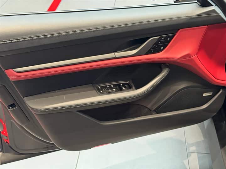 Фото 7 - Porsche Taycan