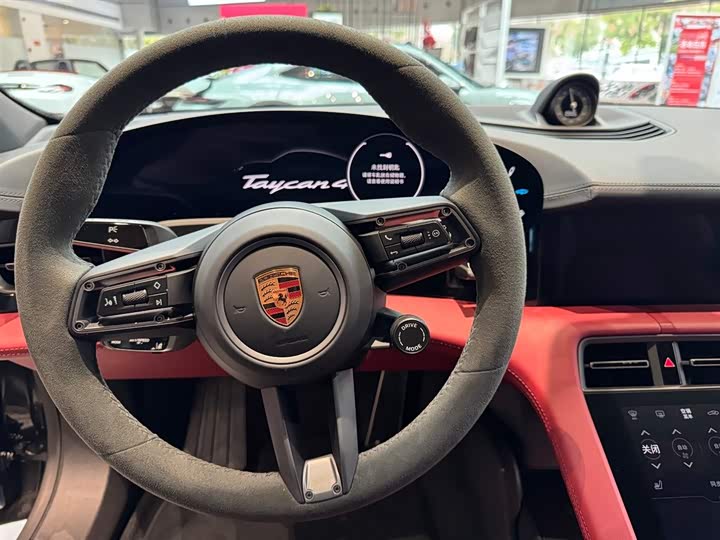 Фото 9 - Porsche Taycan