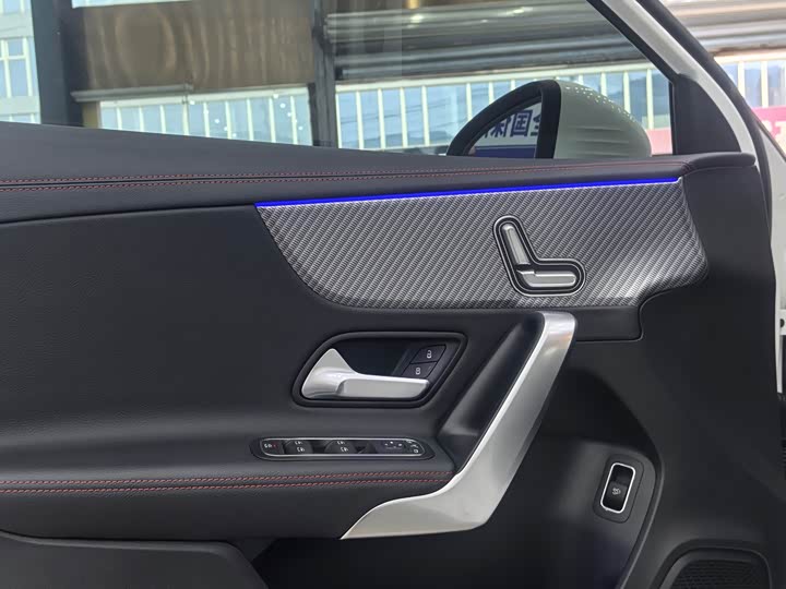 Фото 8 - Mercedes-Benz A-Class