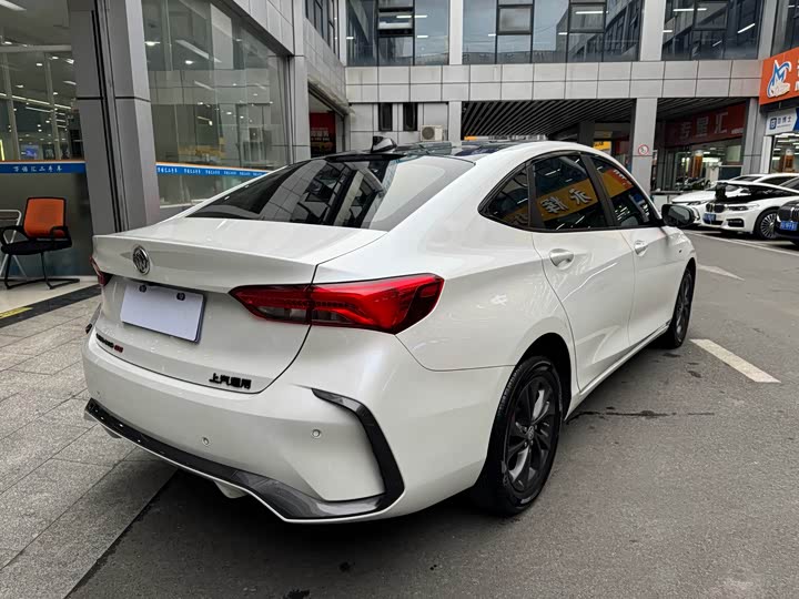 Фото 8 - Buick Verano