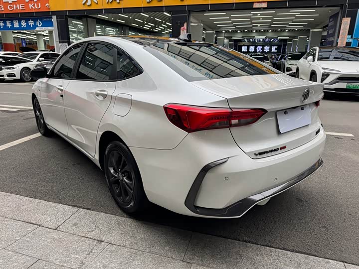 Фото 9 - Buick Verano