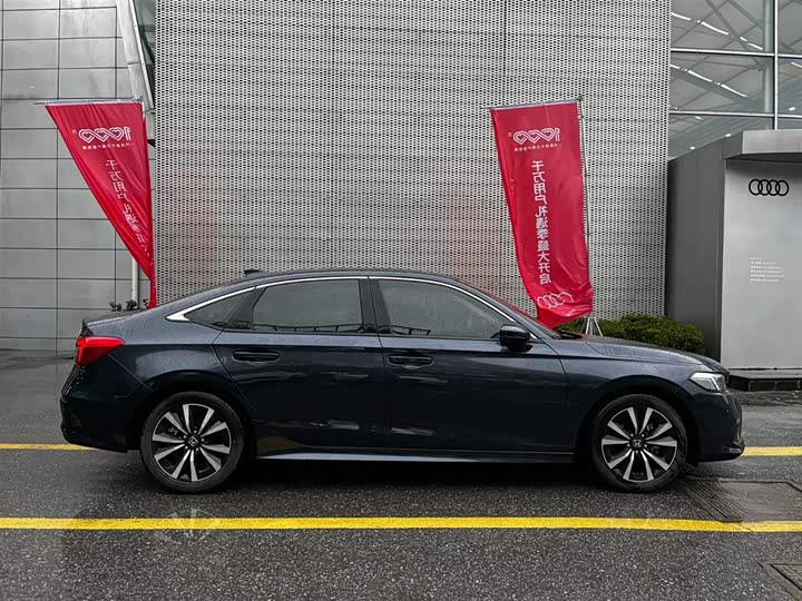 Фото 4 - Honda Civic