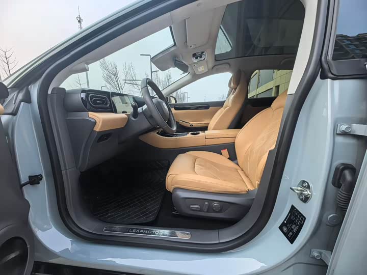 Photo 5 - Leapmotor C01