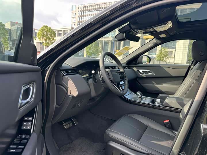 Фото 9 - Land Rover Range Rover Velar