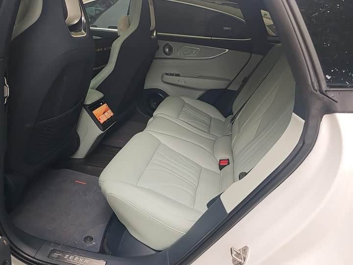 Фото 5 - Zeekr 001