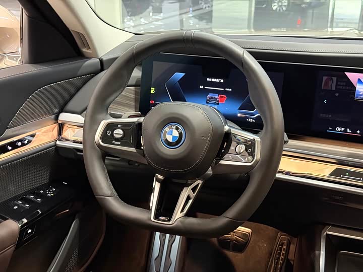 Фото 5 - BMW i7