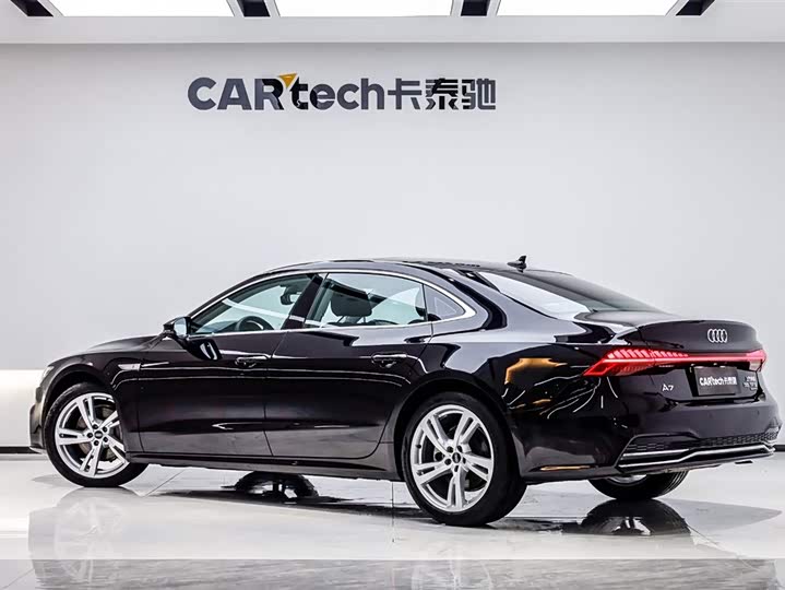 Фото 4 - Audi A7L