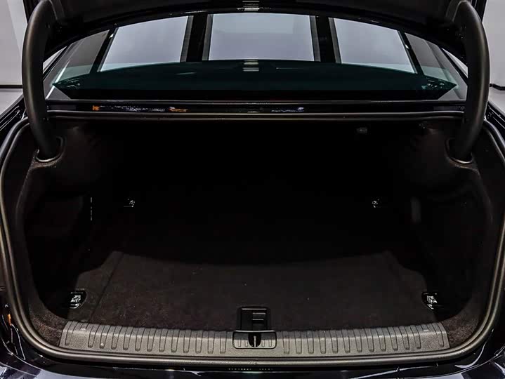 Фото 6 - Audi A7L