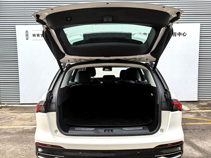 Фото 5 - Lincoln Nautilus