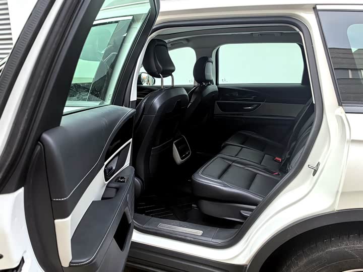 Фото 9 - Lincoln Nautilus