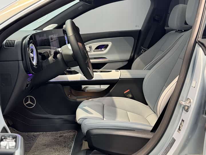 Photo 4 - Mercedes-Benz CLA-Class EV