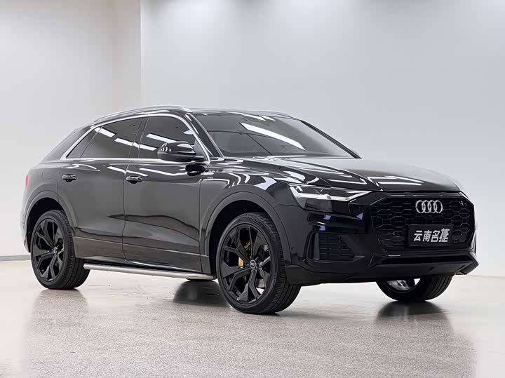 Фото 3 - Audi Q8
