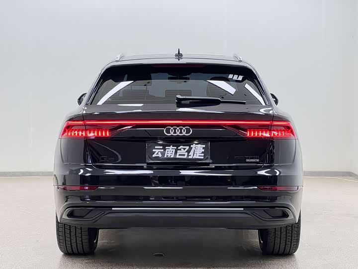 Фото 6 - Audi Q8