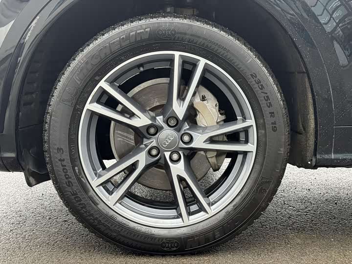 Фото 4 - Audi Q5L