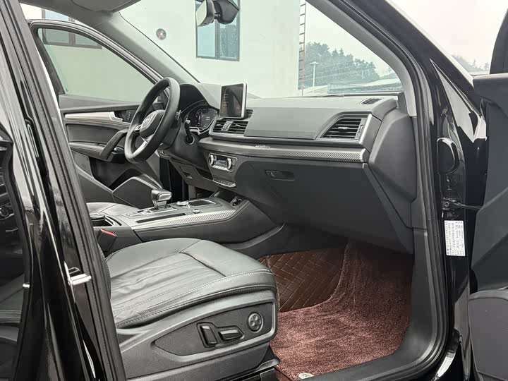 Фото 7 - Audi Q5L