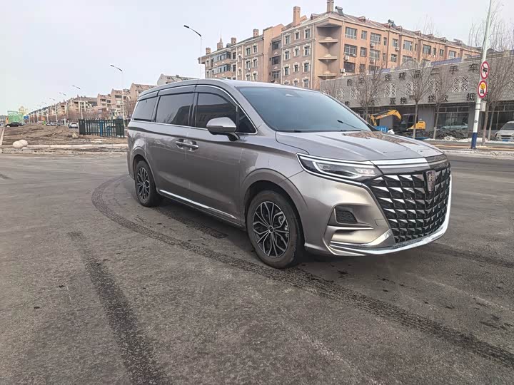 Фото 3 - Roewe iMax 8 EV