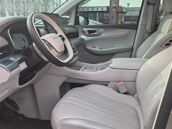 Фото 4 - Roewe iMax 8 EV