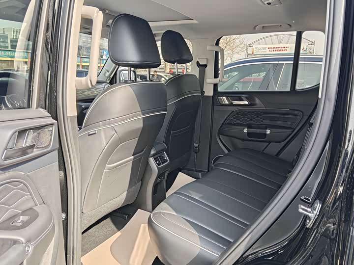 Фото 4 - Tank 300