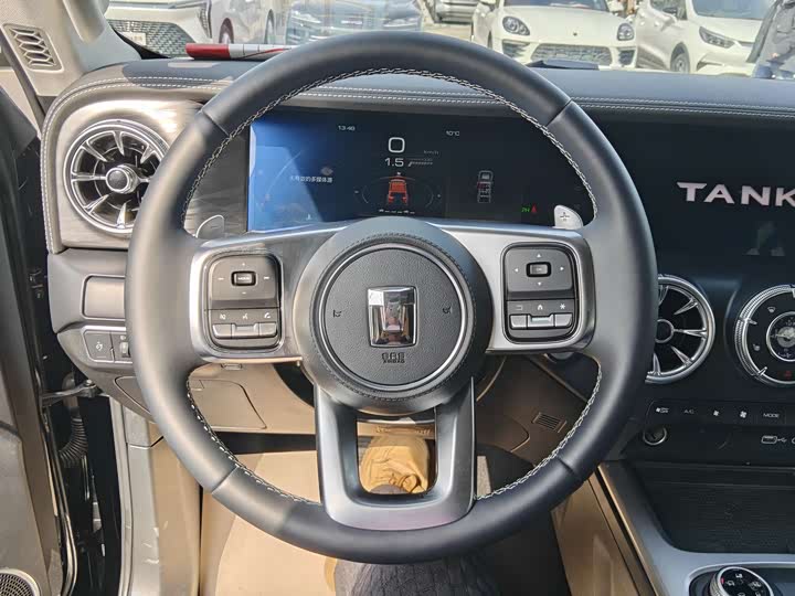 Фото 5 - Tank 300