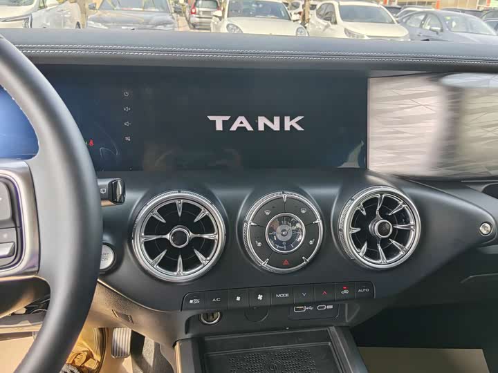 Фото 6 - Tank 300