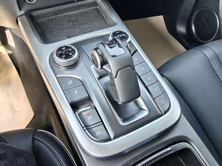 Фото 7 - Tank 300