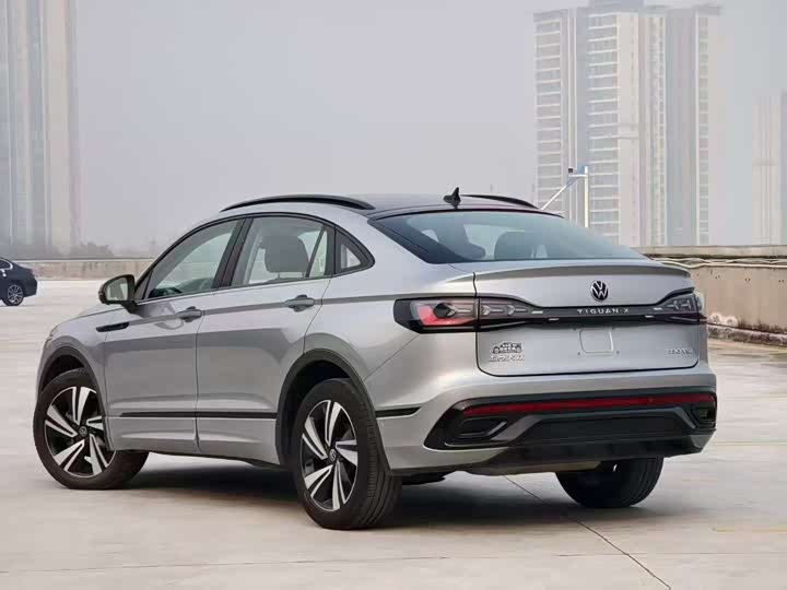 Photo 6 - Volkswagen Tiguan X