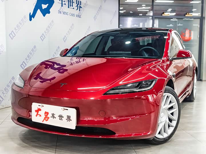 Фото 1 - Tesla Model 3