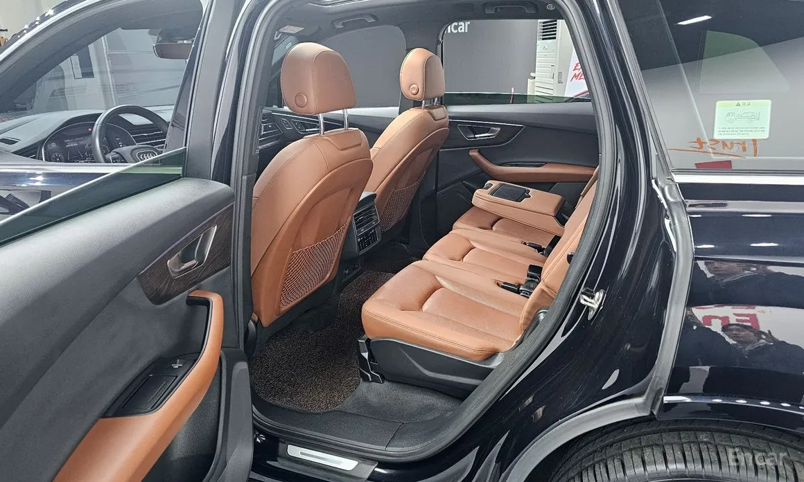 Фото 11 - Audi Q7