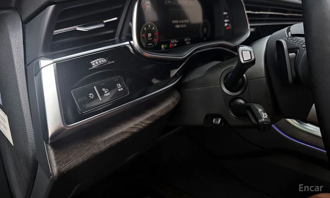 Фото 14 - Audi Q7