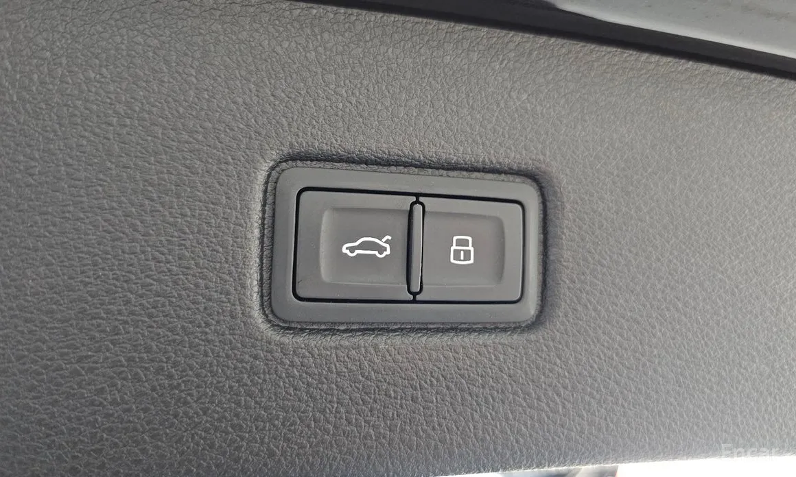 Фото 18 - Audi Q7