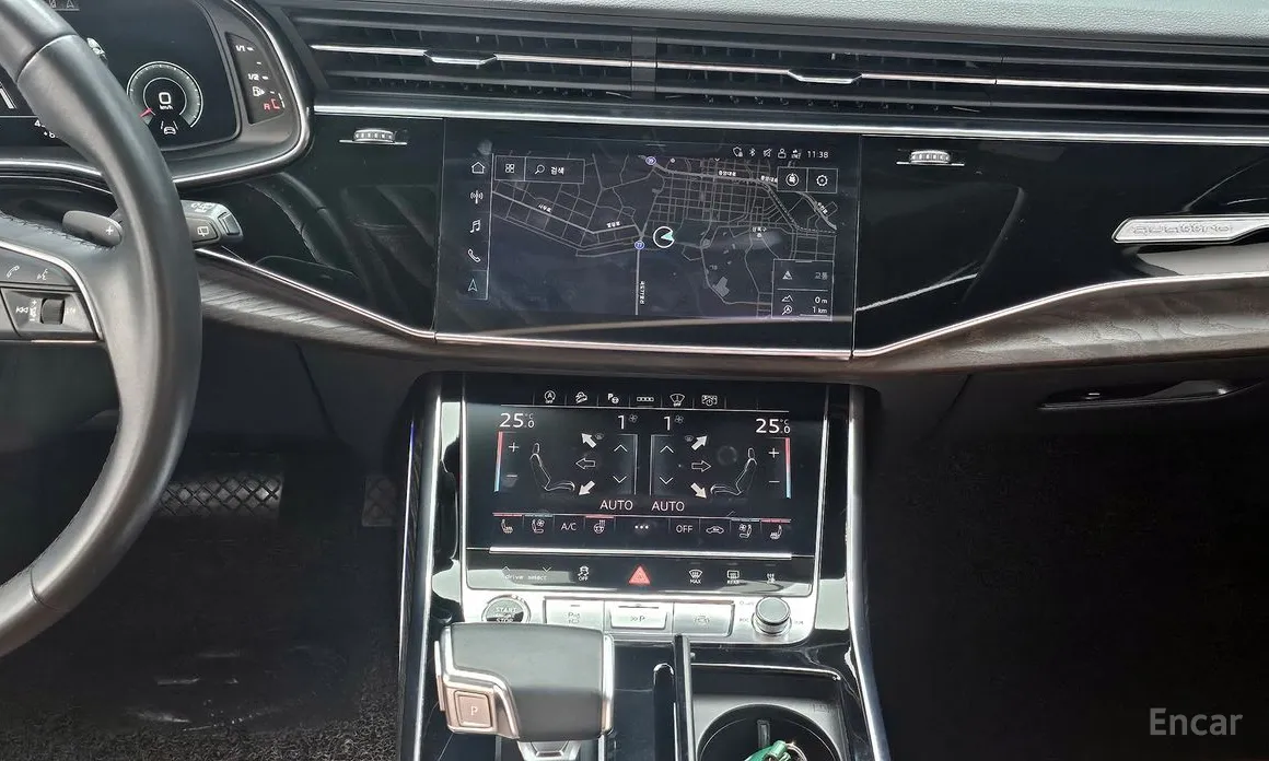 Фото 19 - Audi Q7