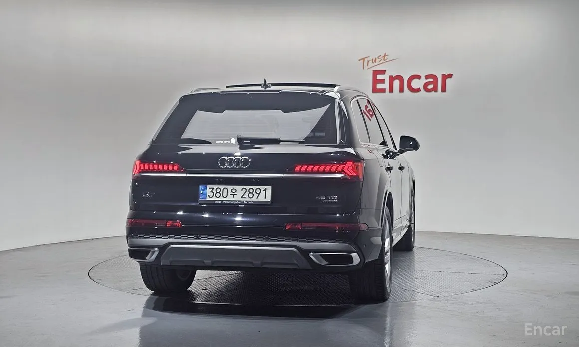 Фото 4 - Audi Q7