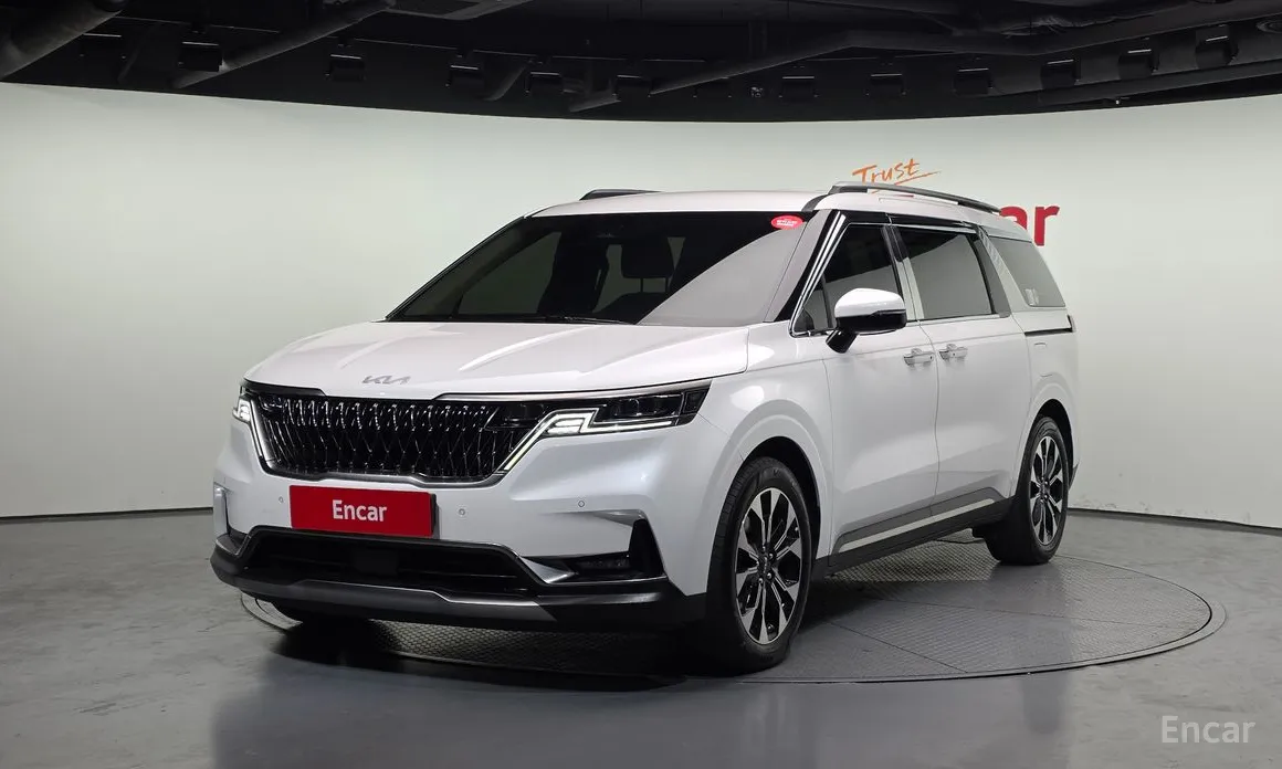 Photo 1 - Kia Carnival