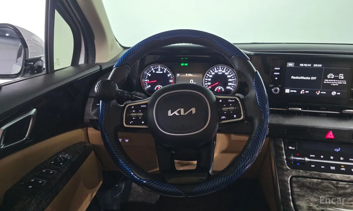 Photo 14 - Kia Carnival