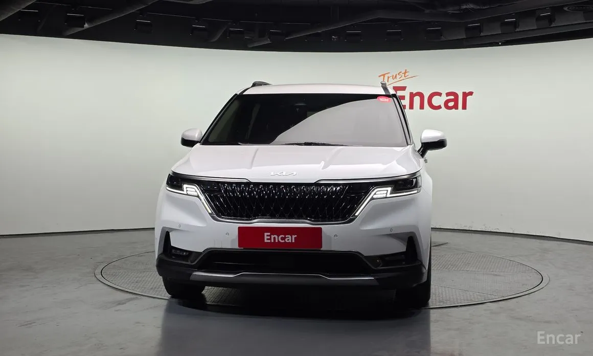 Photo 3 - Kia Carnival