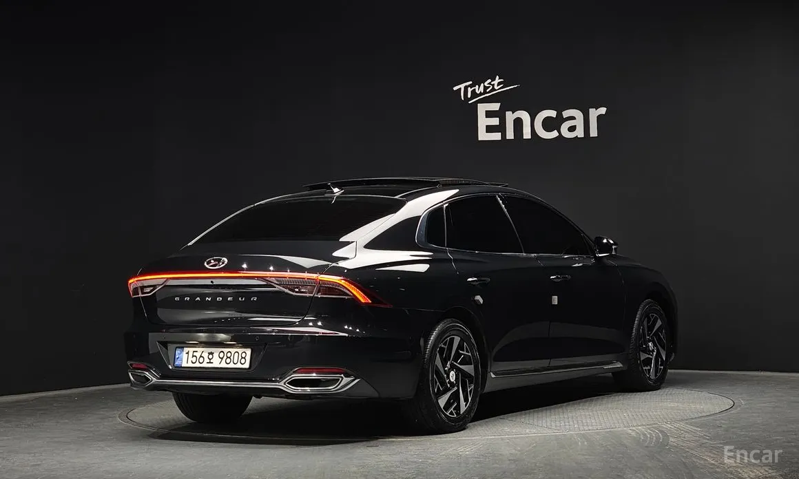Фото 2 - Hyundai Grandeur