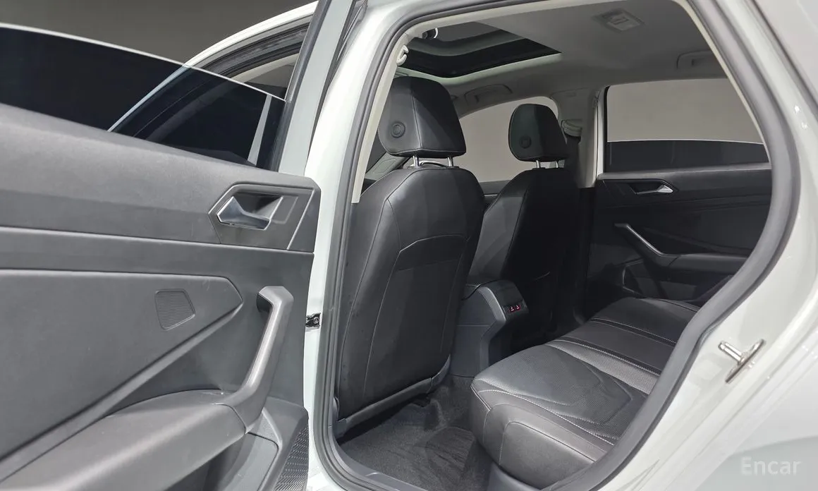 Фото 17 - Volkswagen Jetta