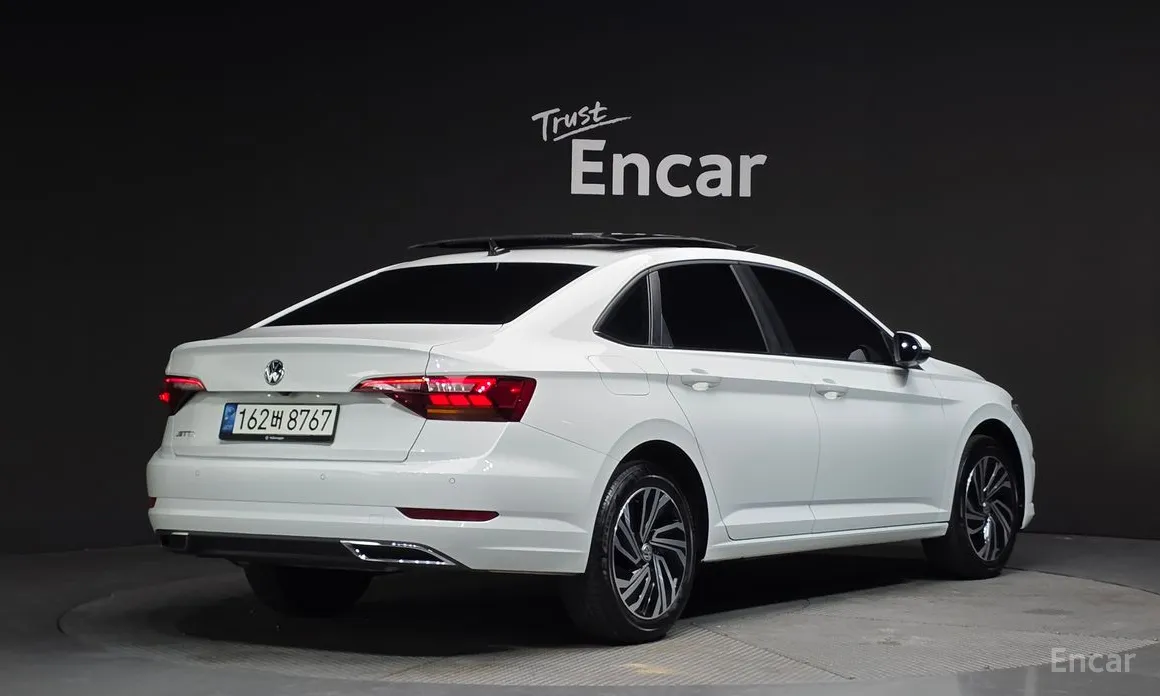 Фото 2 - Volkswagen Jetta