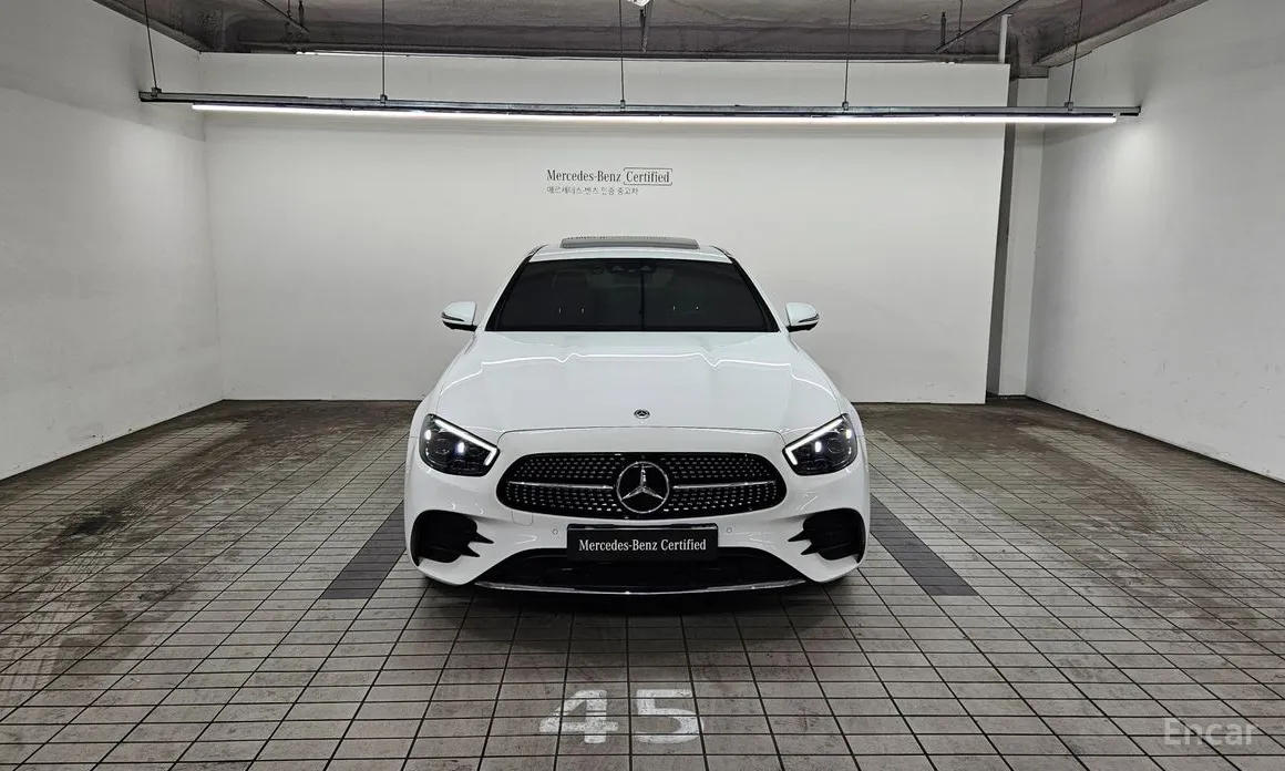 Фото 3 - Mercedes-Benz E-Class