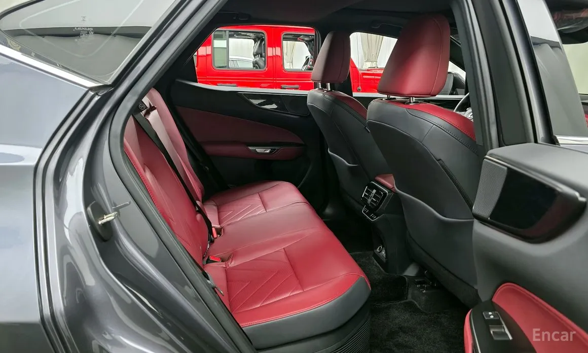 Фото 12 - Lexus NX