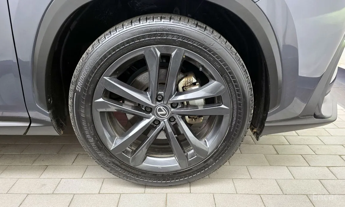 Фото 5 - Lexus NX