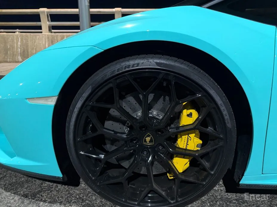 Фото 10 - Lamborghini Huracan